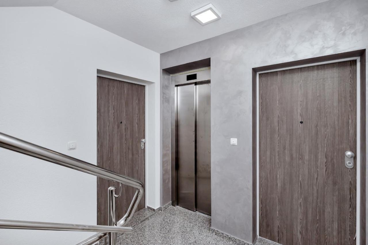 Luxury Apartment Sidro With Free Beach Parking มาคาร์สกา ภายนอก รูปภาพ