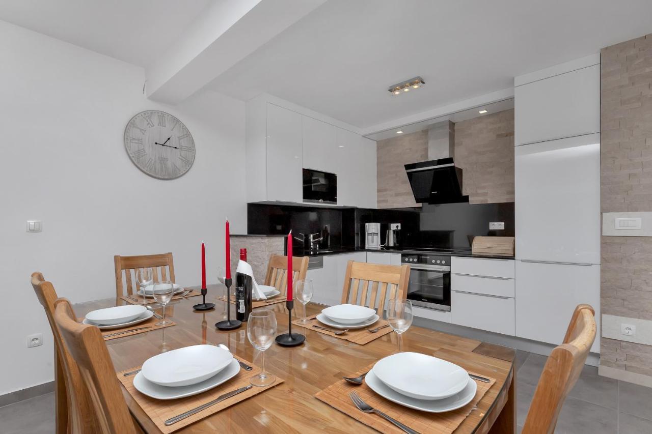 Luxury Apartment Sidro With Free Beach Parking มาคาร์สกา ภายนอก รูปภาพ